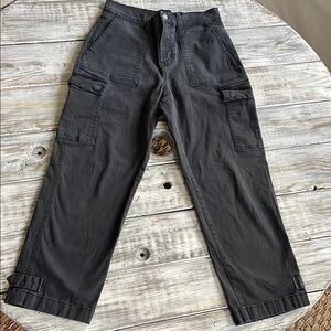 In excellent condition, Lucky Brand  pants, 97% cotton, 3% elastine size  8/29